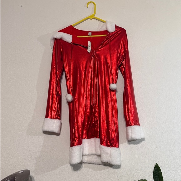 Amazon Red Santa-Themed Intimate Set - Picture 3 of 6